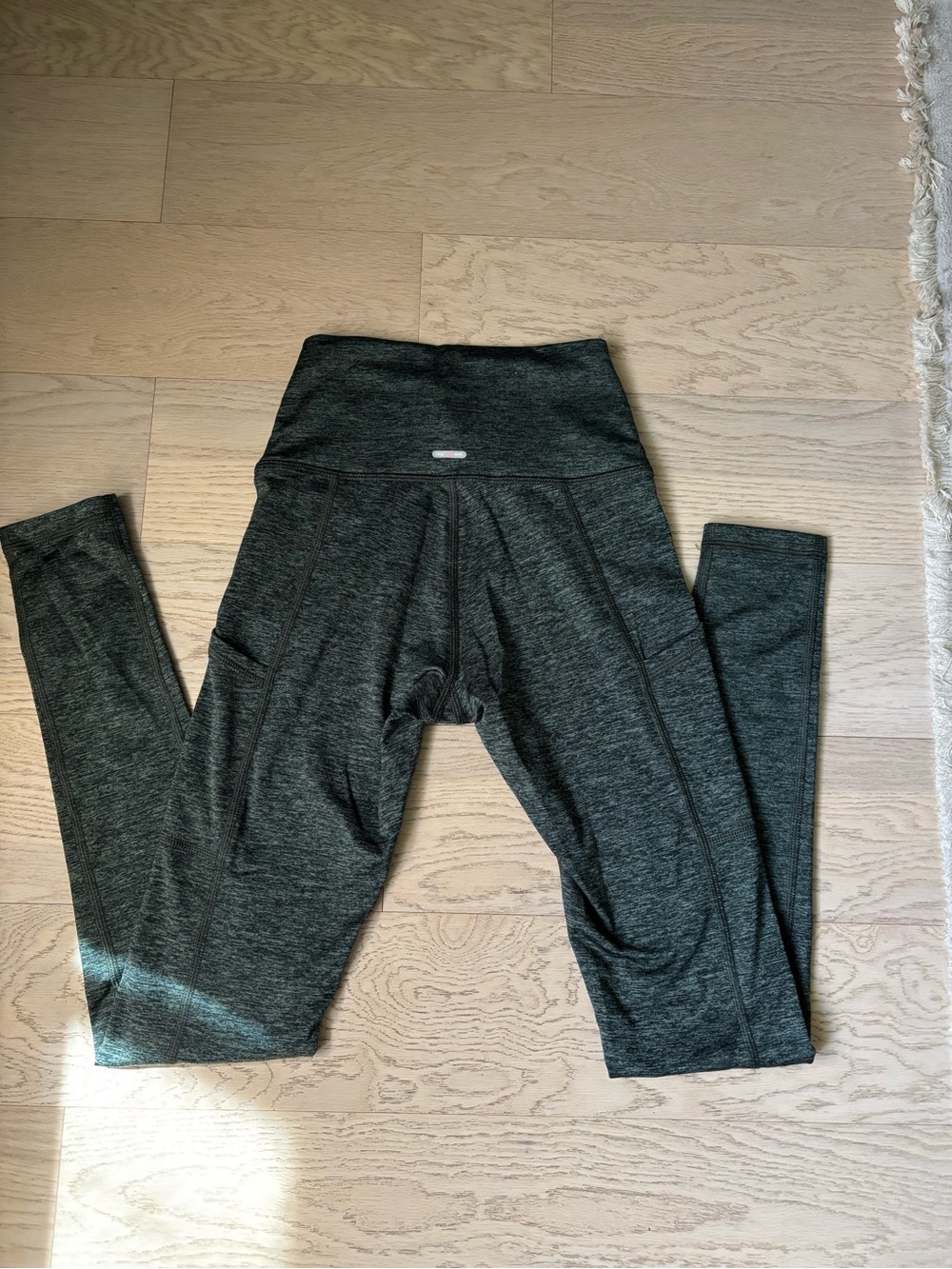 Aerie High Performance Leggings in Dark Heather Green XS